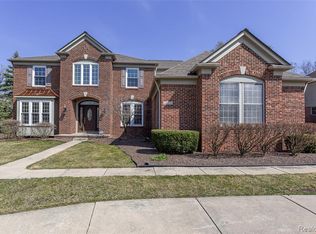 48270 Manhattan Cir, Canton, MI 48188