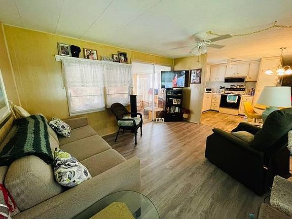 4th image of 5145 E Bay Dr #121