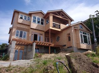 3310 59th Ave SW, Seattle, WA 98116