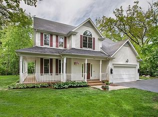 300 White Tail Ln, Ingleside, IL 60041