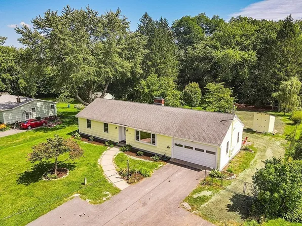 405 Goss Ln, Lancaster, MA 01523
