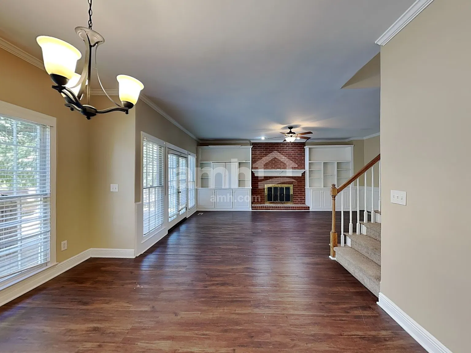 4 bed, 3.5 bath, 3490 sqft, $2,695 — Photo 4
