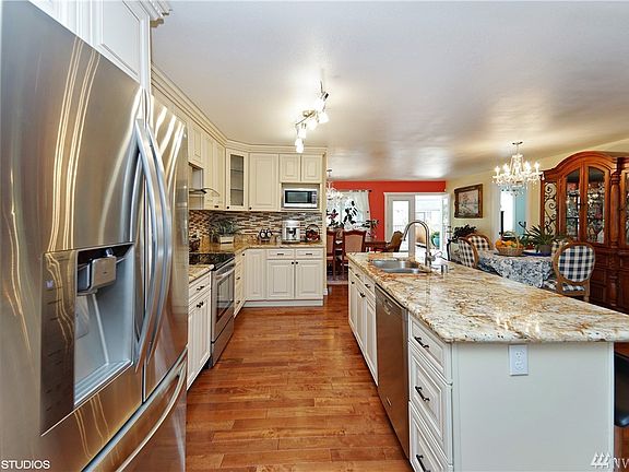 4th image of 5120 172nd St SW