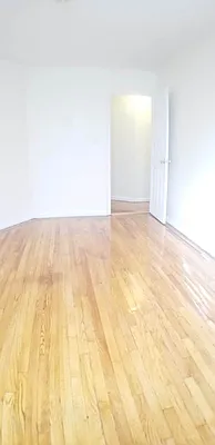 Rented by Roberto Guilbet, LREB | media 44