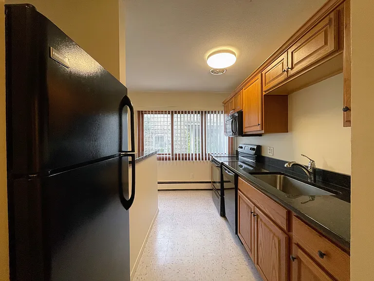 1415 5th St SE #8 — Photo 4