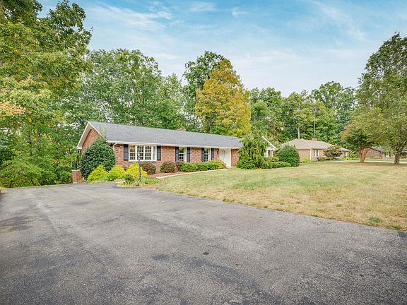 2nd image of 2516 Essex Dr