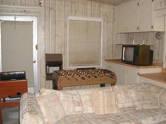 3rd image of 9 Wilderness Dr