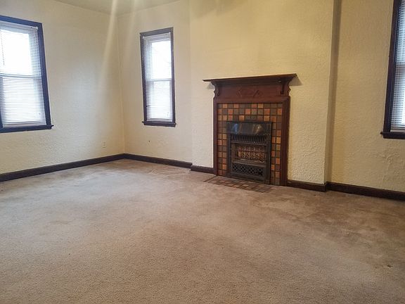 4th image of 1580 Northwest Blvd #4