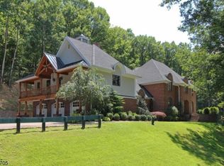 90 Roxiticus Rd, Far Hills, NJ 07931