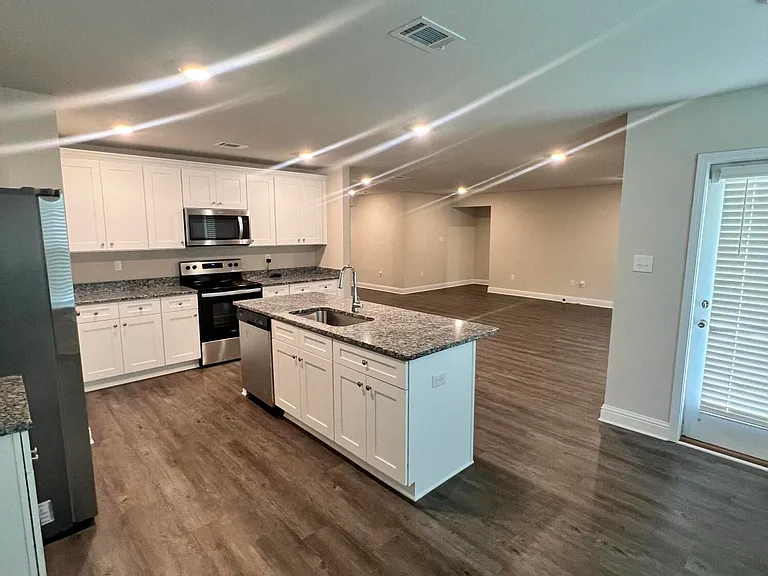 18186 Southern Magnolia Cv — Photo 16
