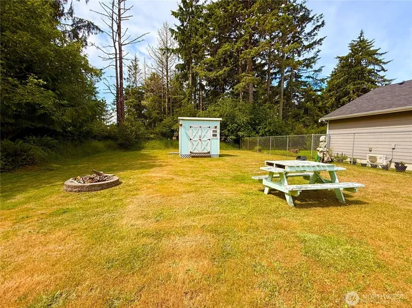 467 Mount Olympus Avenue SE, Ocean Shores, WA 98569