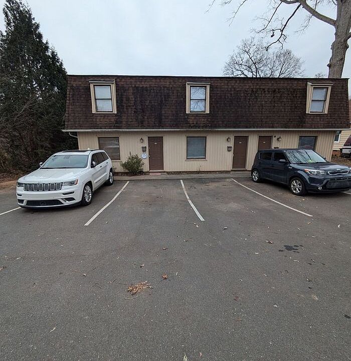 1st image of 424 3rd Ave SE #424