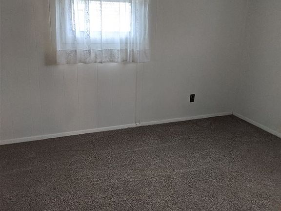 4th image of 1113 Evans Ave