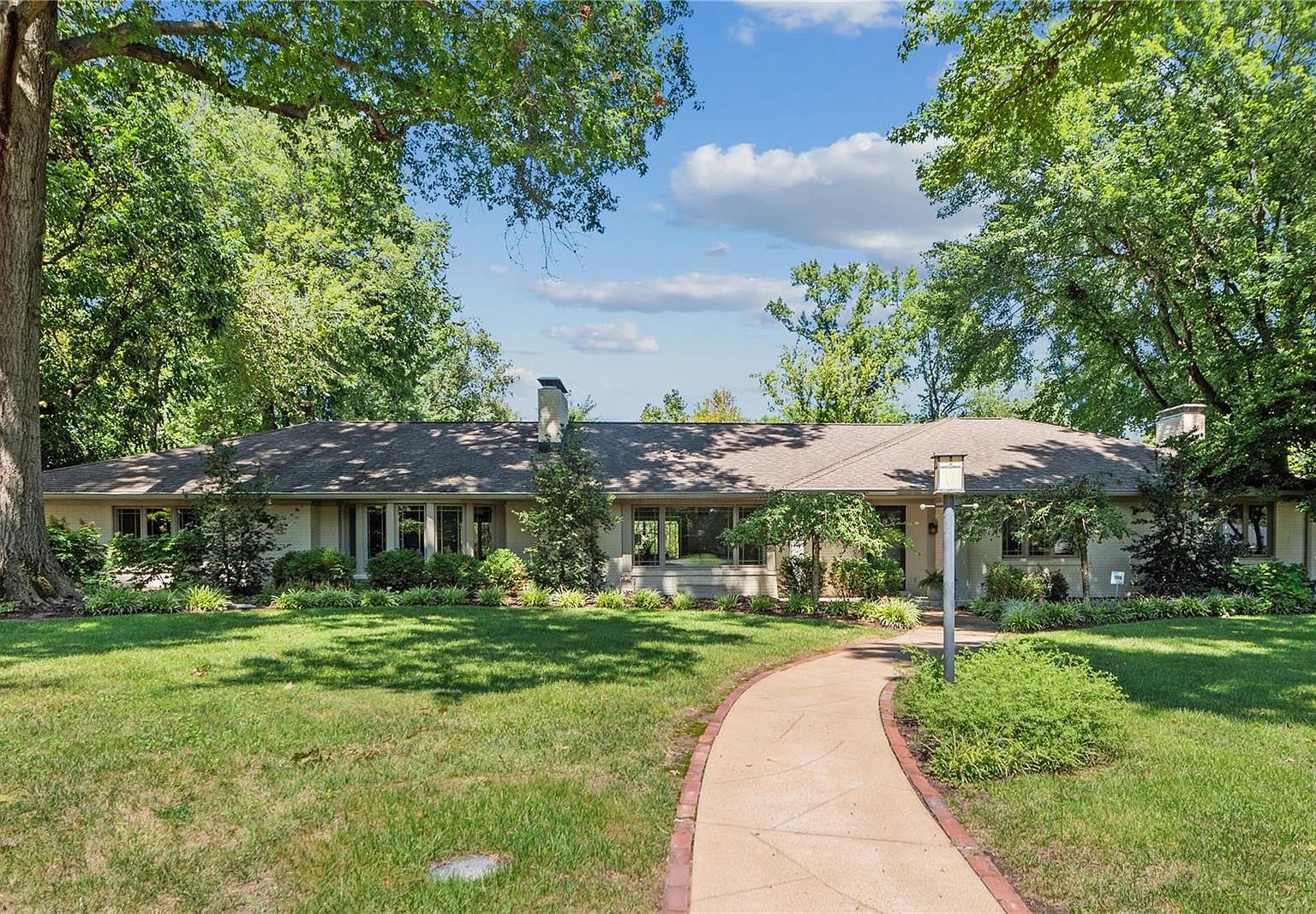 49 Woodcrest Dr, Saint Louis, MO 63124 Zillow
