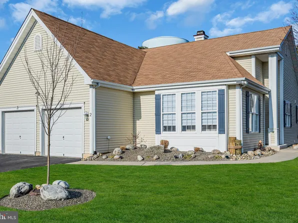 2 Kettle Creek Ct, Barnegat, NJ 08005