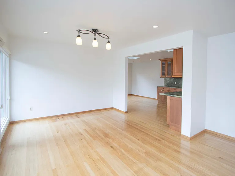 8 Azalea Dr — Photo 5