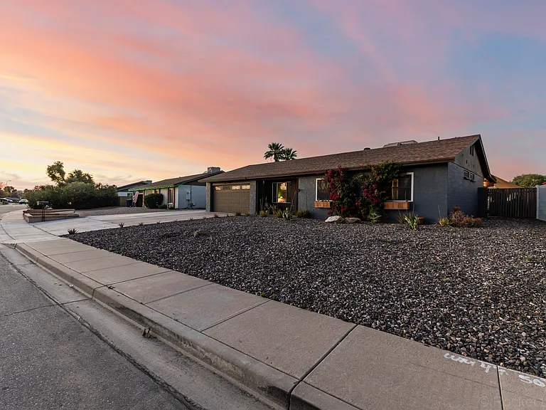 2200 N Los Altos Dr — Photo 3