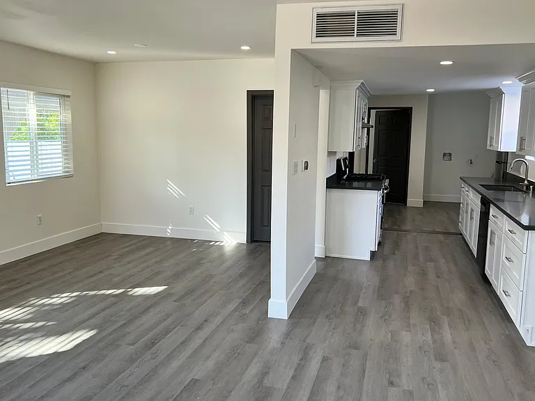 2454 Florencita Ave #A — Photo 16