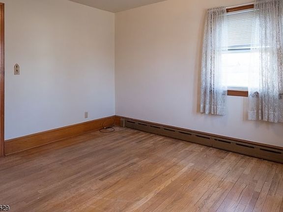 5th image of 980 Wilbur Ave