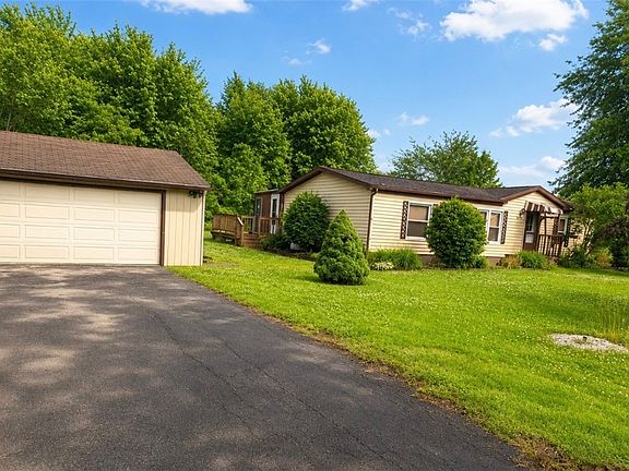 2nd image of 8966 Lestina Beach Rd