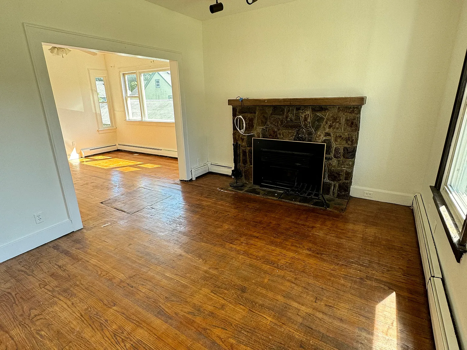 3 bed, 1155 sqft, $3,400 — Photo 4