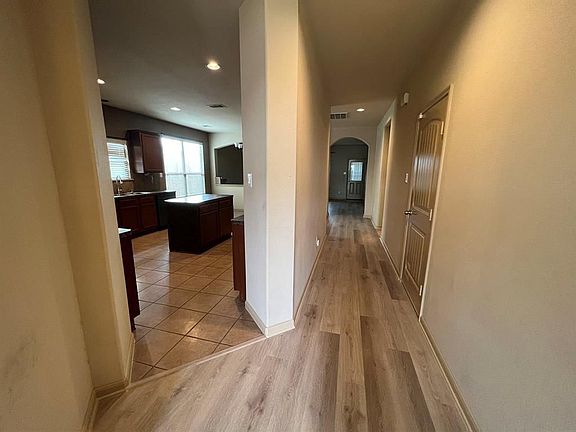 4th image of 22403 Bellow Glen Dr