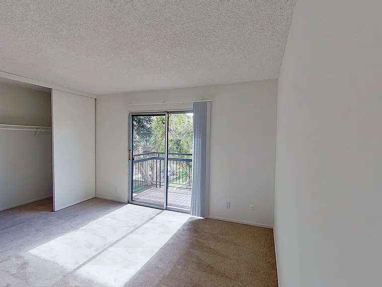521 N. Tustin Ave — Photo 26