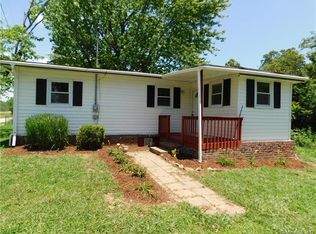 1003 John Delk Rd, Hendersonville, NC 28792