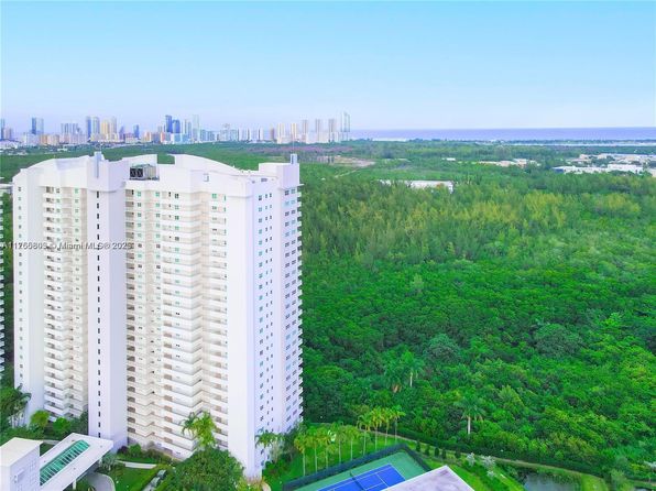 14951 Royal Oaks Ln APT 1401, North Miami, FL 33181