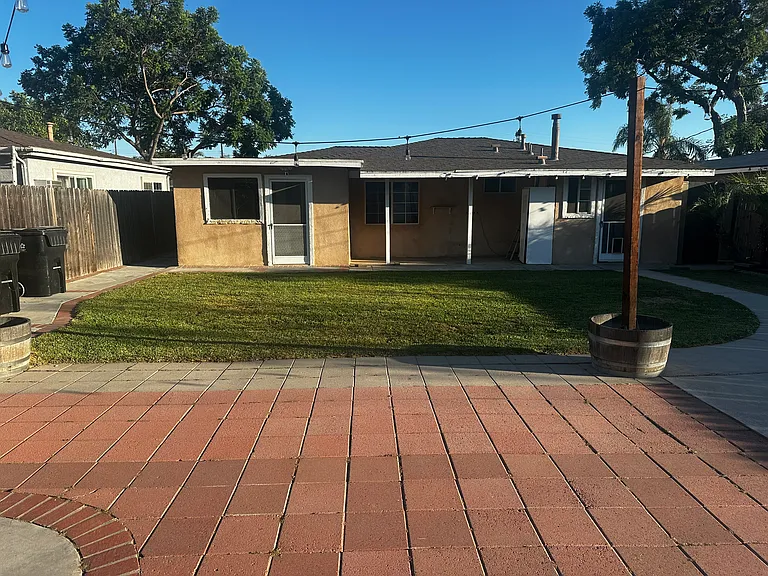 2613 W Olive Ave — Photo 13