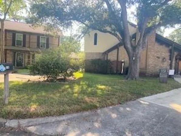19 Rocky Ln, Houston, TX 77040