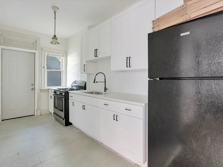 58 Winner Ave — Photo 17