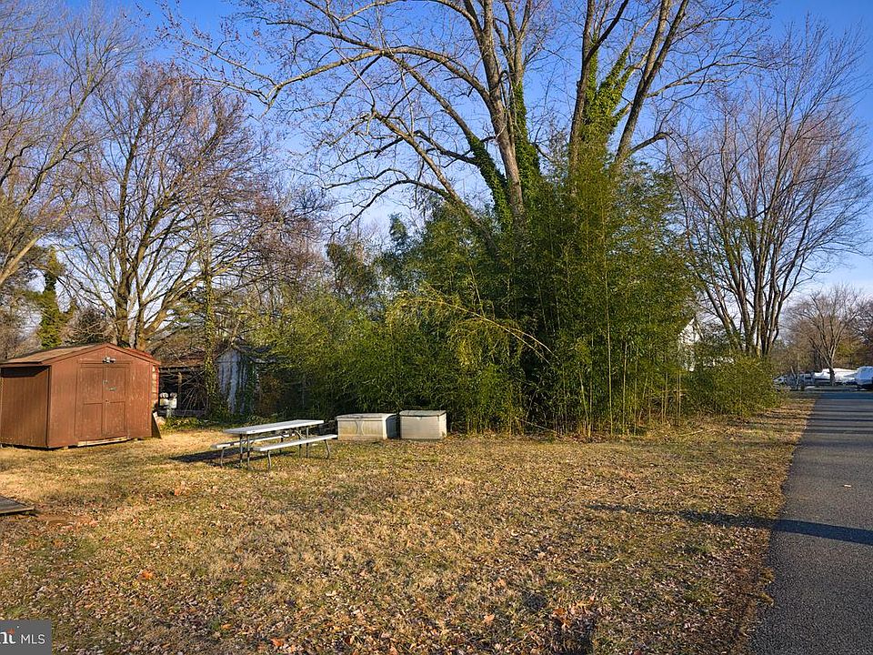 1st image of 209 Ponca Ln #3