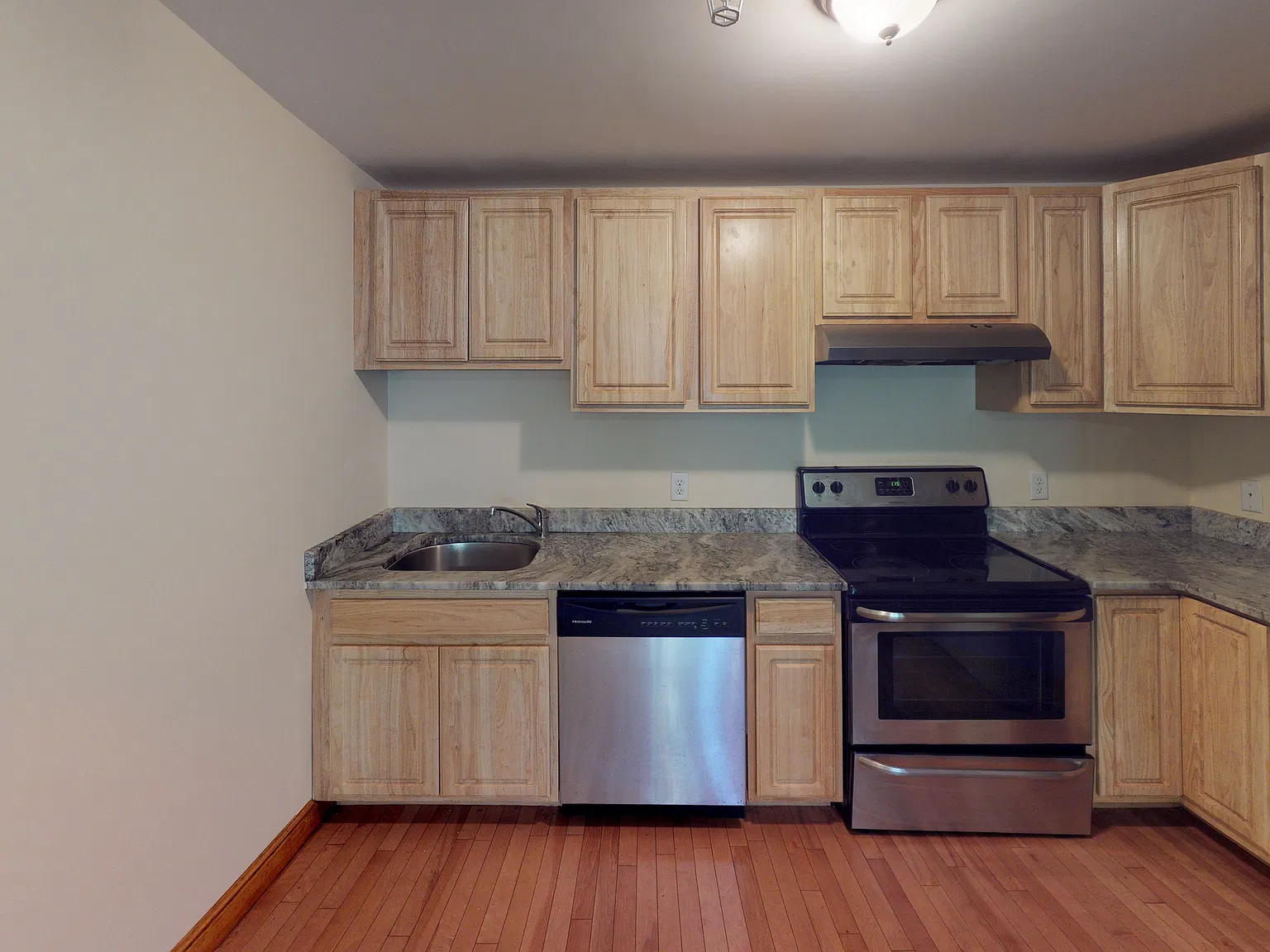 2 bed, 800 sqft, $2,185 — Photo 3