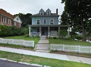 72 Vauxhall St, New London, CT 06320