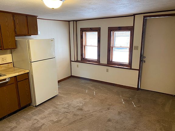 2nd image of 13 Railroad St
