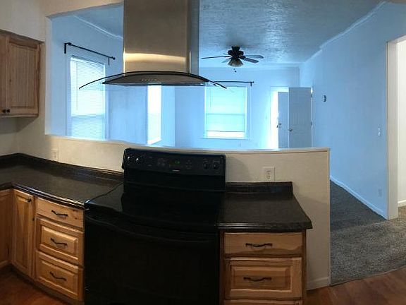 3rd image of 520 20th St #1
