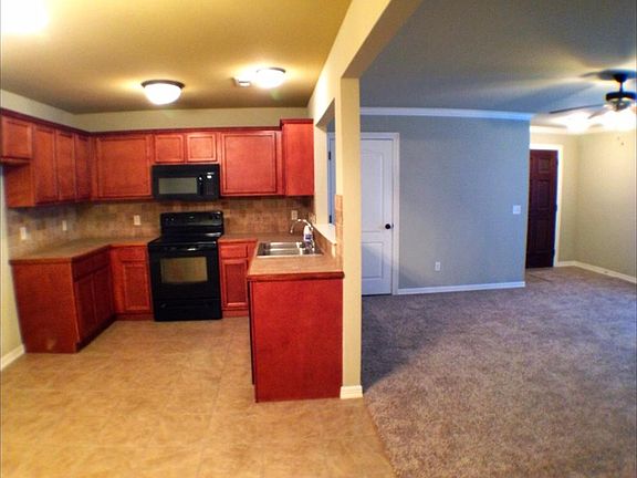 4th image of 188 S Woodsprings Dr