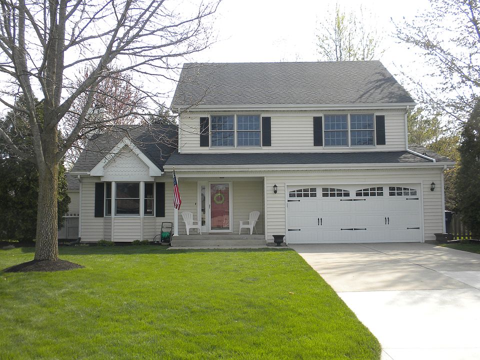 1st image of 904 S Wadsworth Ct