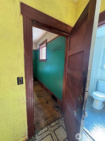 5th image of 5247 Brooklyn Avenue NE