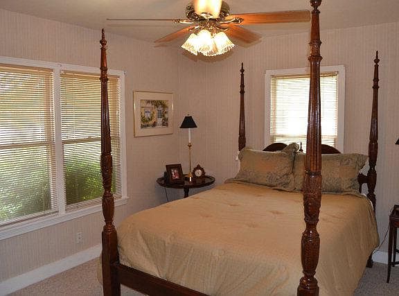 5th image of 1218 Kenwood Dr