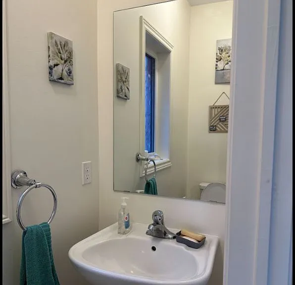 609 Bessborough Dr — Photo 8