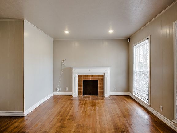 2nd image of 2419 32nd St