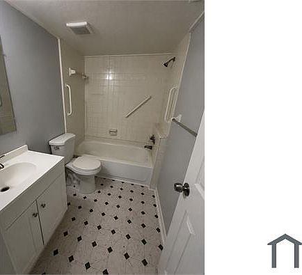 5th image of 525 N Morgan Ave Suite 2