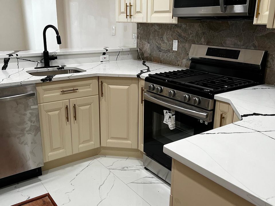 1st image of 46 Dwight St #2