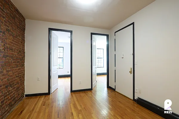 Rented by REZI | media 3