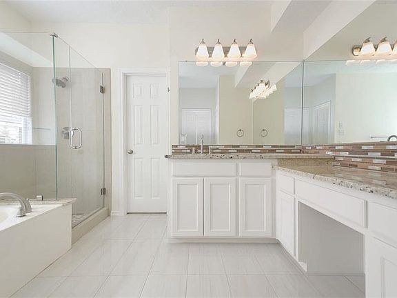 3rd image of 1004 Bel Air Dr