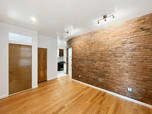 Rented by Skyward | media 13