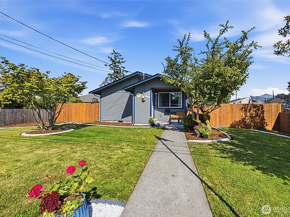 3rd image of 209 16th St SW