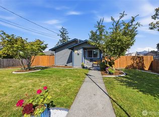 209 16th St SW, Puyallup, WA 98371